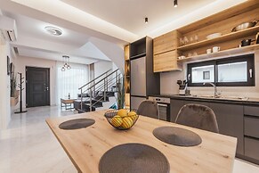 Villa Infinity Ena in Kalamaki