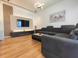 Bright and Spacious Stay With Private Parking in Crikvenica