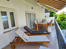Bright and Spacious Stay With Private Parking in Crikvenica
