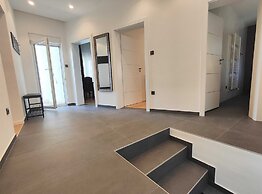 Bright and Spacious Stay With Private Parking in Crikvenica