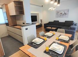 Bright and Spacious Stay With Private Parking in Crikvenica