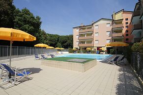 Lovely 3 Room Flat in Rosolina With Shared Pool