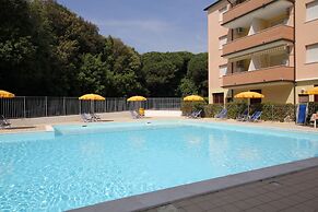 Lovely 3 Room Flat in Rosolina With Shared Pool