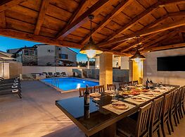 Aesthetic Villa With Private Pool