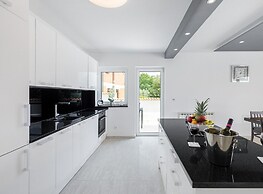 Aesthetic Villa With Private Pool