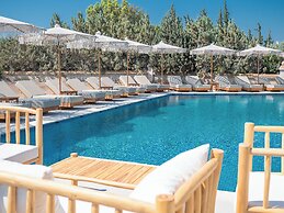 Aethrion Luxury Villas & Suites