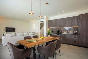 Aethrion Luxury Villas & Suites