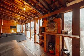 Porto Window Terrace House by Vacationy