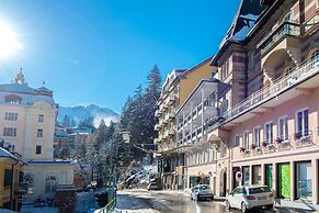 Spacious Apartment With Mountain View