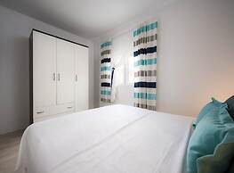 Beautiful Apartment With Parking Space