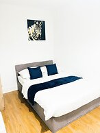Convenient Home - Sleeps 6 - Parking - Garden