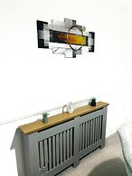 Convenient Home - Sleeps 6 - Parking - Garden