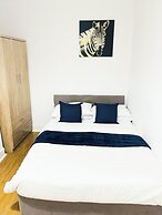 Convenient Home - Sleeps 6 - Parking - Garden