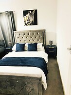 Convenient Home - Sleeps 6 - Parking - Garden