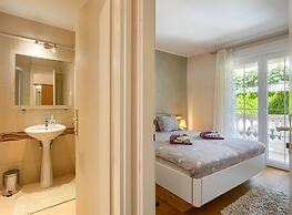 Premium Apartment With Patio