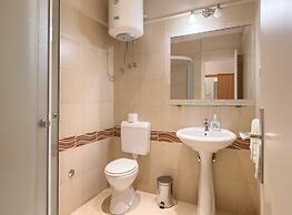 Premium Apartment With Patio