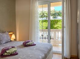 Premium Apartment With Patio