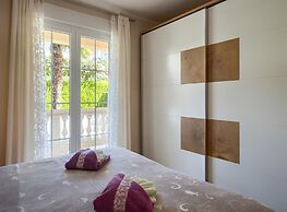 Premium Apartment With Patio