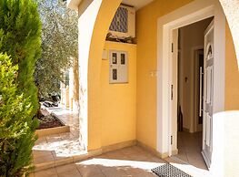 Premium Apartment With Patio