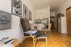 Cozy Apartment Near ski Slopes