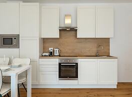 Modern Apartment With Open-air Parking