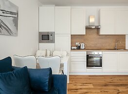 Modern Apartment With Open-air Parking