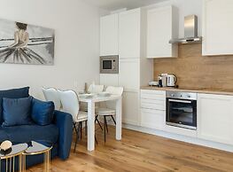 Modern Apartment With Open-air Parking