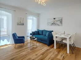 Modern Apartment With Open-air Parking