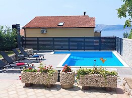 Spacious Novi Vinodolski Apartments With Terrace and Shared Pool