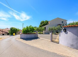 Villa Elisa With View