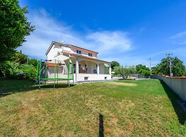 Villa Elisa With View