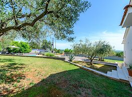 Villa Elisa With View