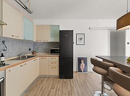 Premium Apartment With Patio