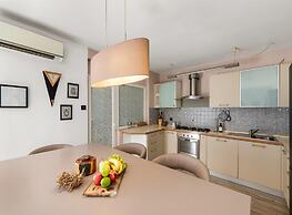 Premium Apartment With Patio