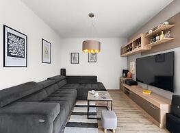 Premium Apartment With Patio