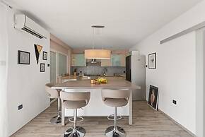 Premium Apartment With Patio