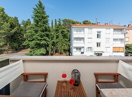 Premium Apartment With Patio