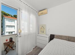 Premium Apartment With Patio