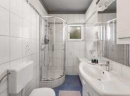 Premium Apartment With Patio