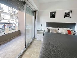 Modern Studio With Amenities in the Heart of the City -U1