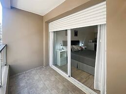 Modern Studio With Amenities in the Heart of the City -U1