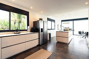 Lavish Villa With Private Pool