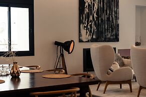 Lavish Villa With Private Pool