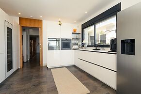 Lavish Villa With Private Pool