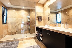 Lavish Villa With Private Pool