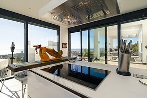 Lavish Villa With Private Pool