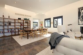 Lavish Villa With Private Pool