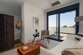 Lavish Villa With Private Pool