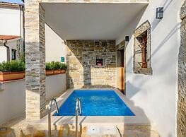 Beautiful Villa in Nature
