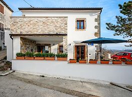 Beautiful Villa in Nature